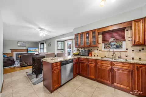 Kitchen - 1905 Chestnut Grove Dr, Plainfield, IL 60586 photo 2 of 2