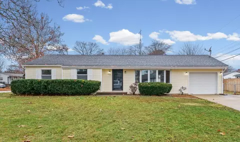 1821 Alder Ln, Champaign, IL 61821