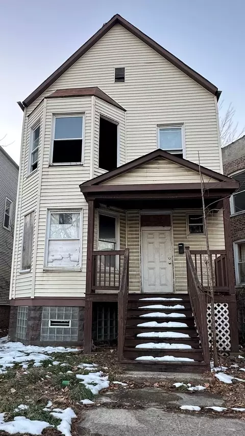 Undisclosed, Chicago, IL 60621