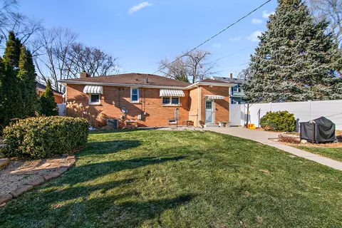Exterior - 460 S Winfield Ave, Kankakee, IL 60901 photo 5 of 9