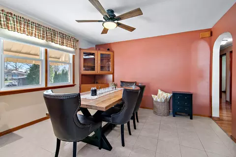 Dining - 460 S Winfield Ave, Kankakee, IL 60901 photo 1 of 2