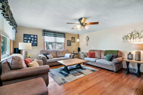 Living - 460 S Winfield Ave, Kankakee, IL 60901 photo 1 of 3
