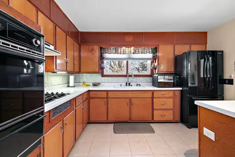 Kitchen - 460 S Winfield Ave, Kankakee, IL 60901 photo 1 of 3