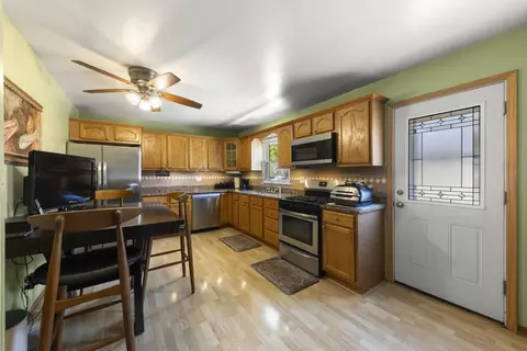 Kitchen - 5628 W Hawthorne Ave, Berkeley, IL 60163 photo 1 of 2