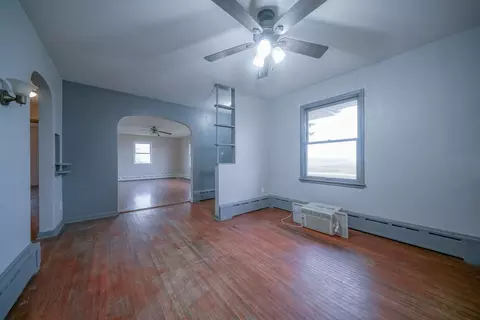 Living - 2610 S Klinger Rd, Pecatonica, IL 61063 photo 3 of 5