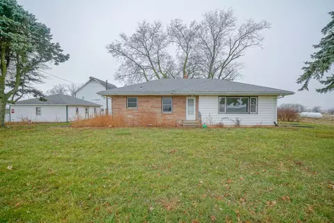 2610 S Klinger Rd, Pecatonica, IL 61063