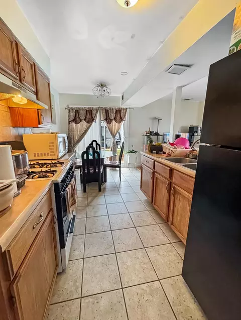 Kitchen - 1239 Oboe Ct #0, Wheeling, IL 60090 photo 1 of 1