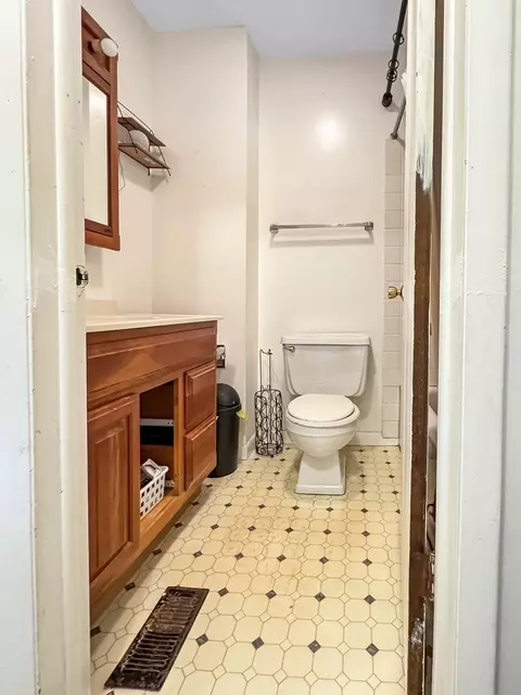 Bath - 1239 Oboe Ct #0, Wheeling, IL 60090 photo 2 of 2