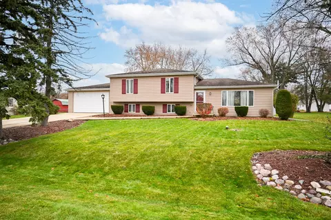 1 N307 Richard Ave, Wheaton, IL 60188