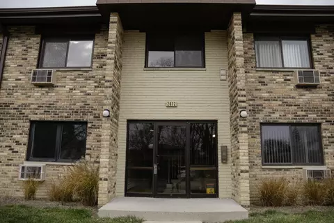 2612 N Windsor Dr #201, Arlington Heights, IL 60004