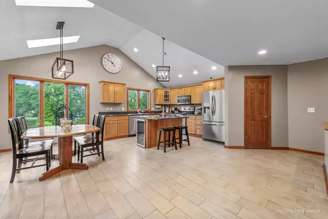 1210 Brandywine Cir, Algonquin, IL 60102 photo 12