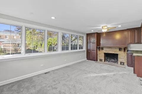Living - 727 Selborne Rd, Riverside, IL 60546 photo 3 of 3