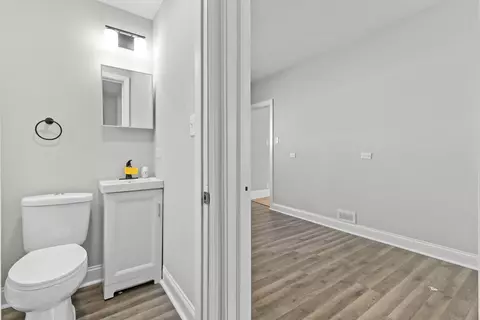 Entry Way - 727 Selborne Rd, Riverside, IL 60546 photo 2 of 2