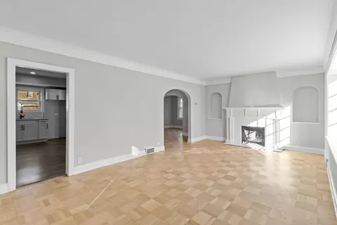 Living - 727 Selborne Rd, Riverside, IL 60546 photo 1 of 3
