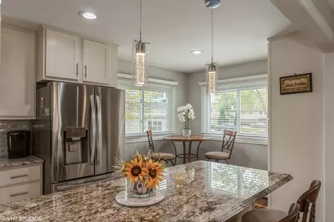 Kitchen - 1049 Peace Dr, Wheeling, IL 60090 photo 2 of 4