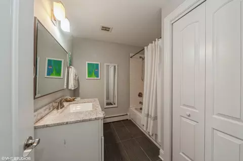 Bath - 1049 Peace Dr, Wheeling, IL 60090 photo 2 of 3
