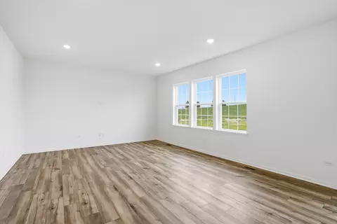 Living - 357 Danforth Dr, Oswego, IL 60543 photo 2 of 3