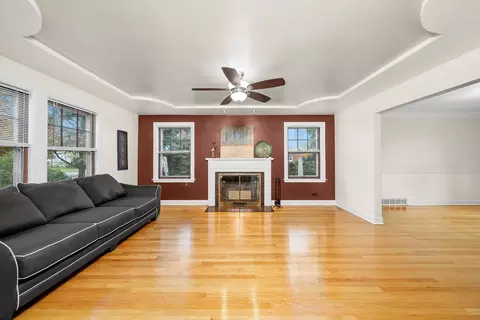 Living - 8454-58 S Winchester Ave, Chicago, IL 60620 photo 2 of 4