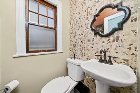 Bath - 8454-58 S Winchester Ave, Chicago, IL 60620 photo 3 of 3