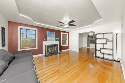 Living - 8454-58 S Winchester Ave, Chicago, IL 60620 photo 1 of 4