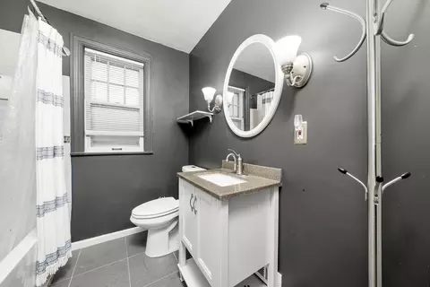 Bath - 8454-58 S Winchester Ave, Chicago, IL 60620 photo 1 of 3