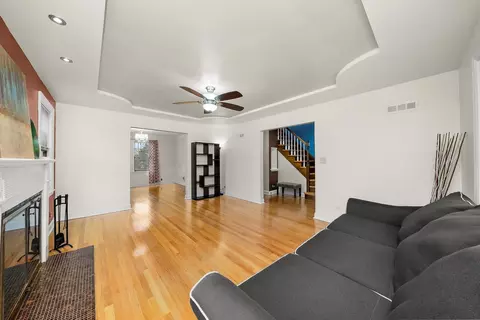 Living - 8454-58 S Winchester Ave, Chicago, IL 60620 photo 4 of 4