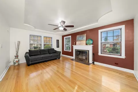 Living - 8454-58 S Winchester Ave, Chicago, IL 60620 photo 3 of 4
