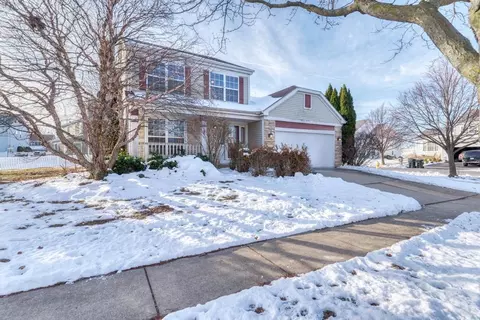 703 Hillcrest Dr, Bolingbrook, IL 60440
