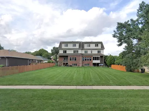 5526 Main St, Morton Grove, IL 60053