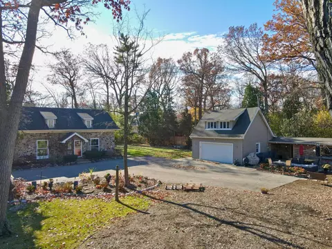 1800 Telegraph Rd, Bannockburn, IL 60015