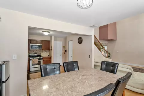 Dining - 1273 Dunamon Dr, Bartlett, IL 60103 photo 2 of 4
