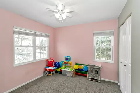 Bedroom - 1273 Dunamon Dr, Bartlett, IL 60103 photo 4 of 8