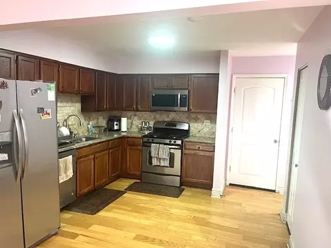 Kitchen - 1273 Dunamon Dr, Bartlett, IL 60103 photo 4 of 5