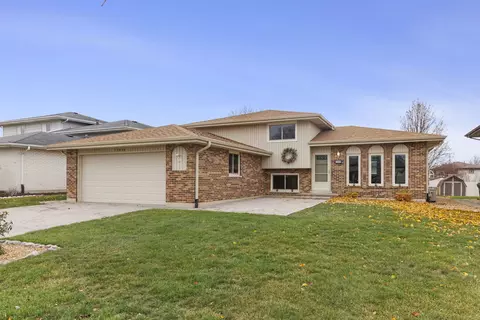15636 Lockwood Ave, Oak Forest, IL 60452