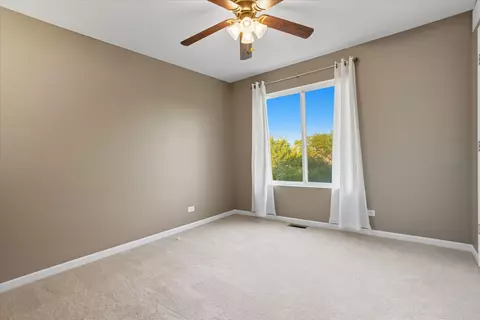 Bedroom - 819 Daniel Dr, Minooka, IL 60447 photo 3 of 4