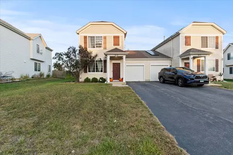 819 Daniel Dr, Minooka, IL 60447