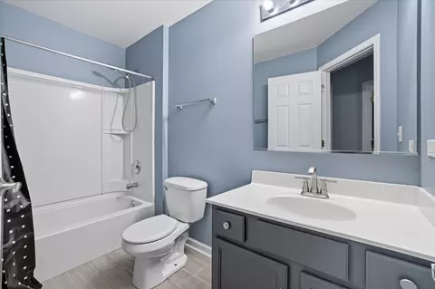 Bath - 819 Daniel Dr, Minooka, IL 60447 photo 1 of 3