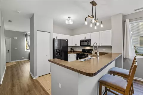 Kitchen - 819 Daniel Dr, Minooka, IL 60447 photo 1 of 2
