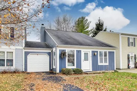 Exterior - 1011 Wesley Ln, Algonquin, IL 60102 photo 2 of 4