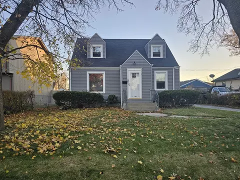 219 Village Dr, Northlake, IL 60164