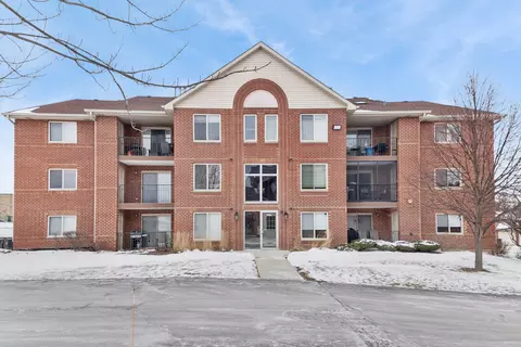 7025 Heritage Cir #2A, Orland Park, IL 60462