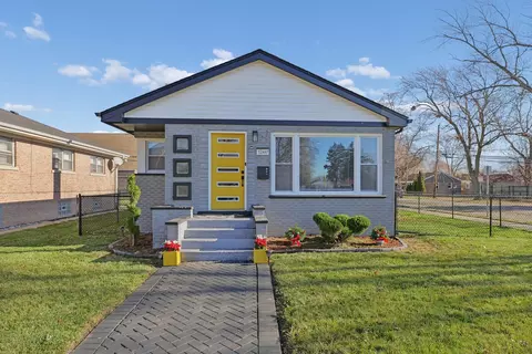 12447 S Bishop St, Calumet Park, IL 60827