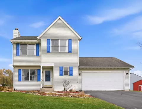 300 Forest Dr, Kirkland, IL 60146