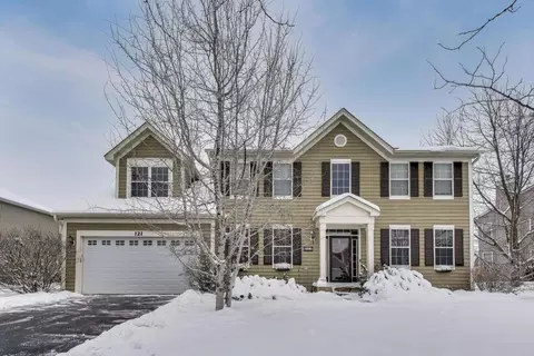 121 Preakness Dr, Oswego, IL 60543