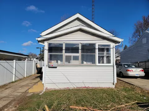 406 E Oakland Ave, Bloomington, IL 61701 photo 3