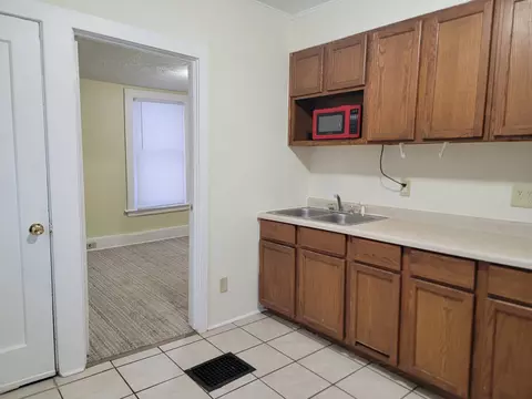 406 E Oakland Ave, Bloomington, IL 61701 photo 14