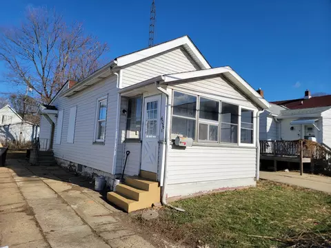 406 E Oakland Ave, Bloomington, IL 61701