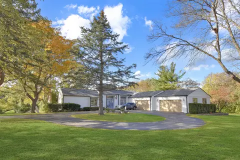 23400 W Cattail Ln, Barrington, IL 60010