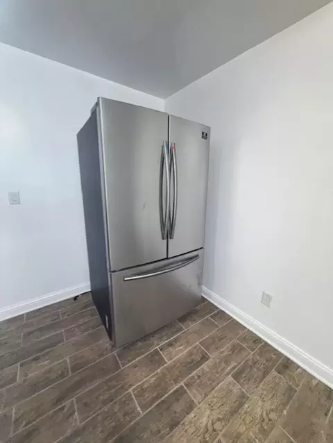 Kitchen - 1620 W 44th St, Chicago, IL 60609 photo 4 of 5