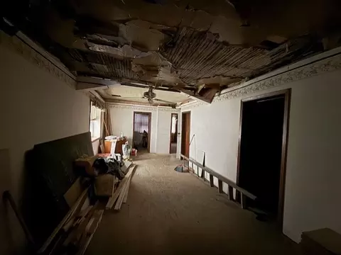 Entry Way - 1620 W 44th St, Chicago, IL 60609 photo 4 of 6